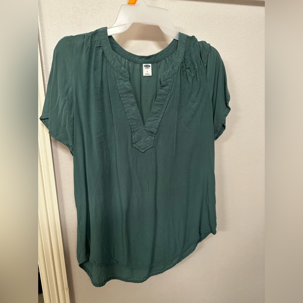 Emerald green. Short sleeve. Size M. Old Navy.